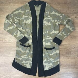 Express Women’s Black and Green Camo Cardigan Sweater, size Small